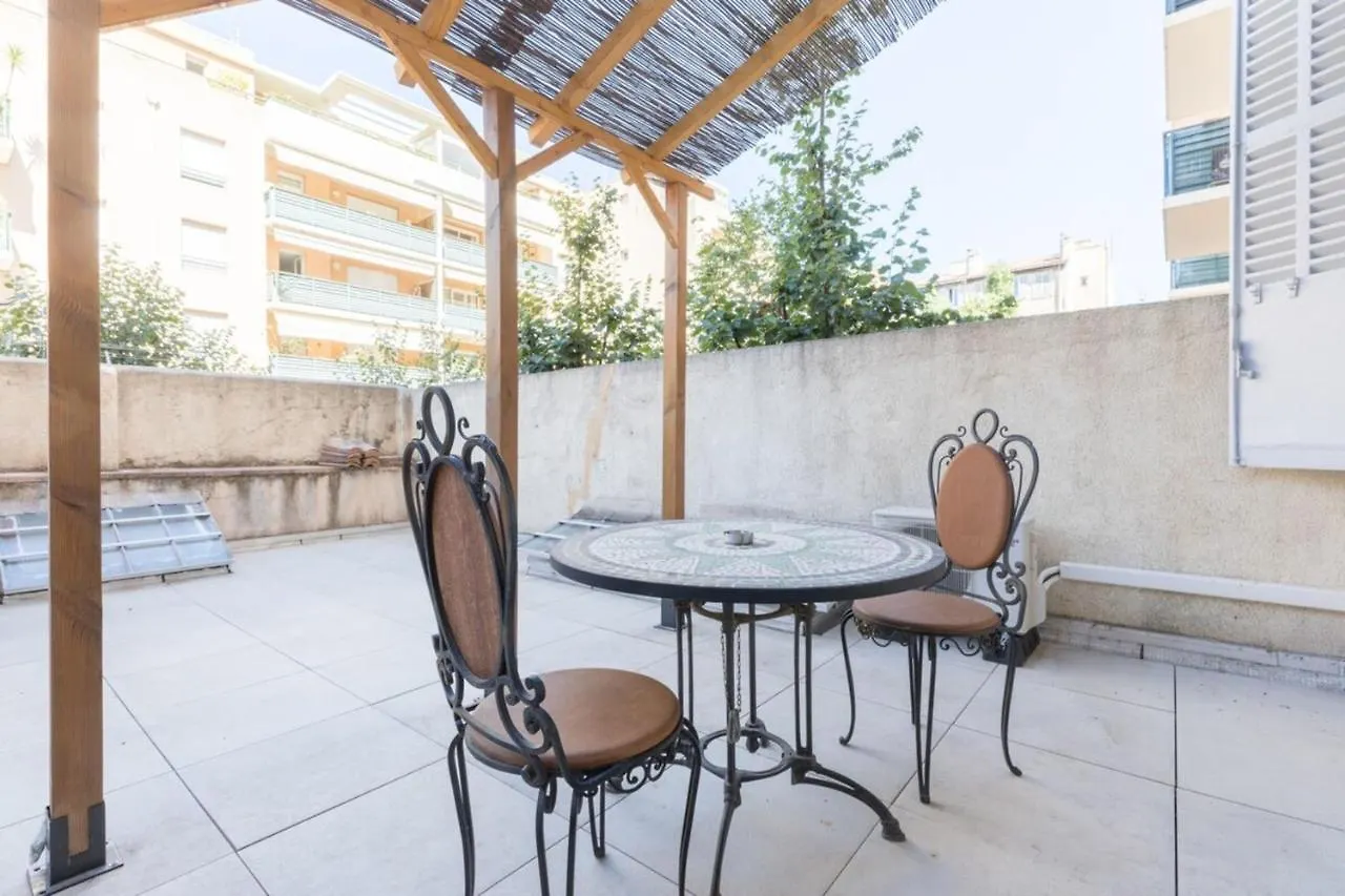 Appartement Bain De Soleil ! Terrasse Clim Wifi Netflix à Marseille France