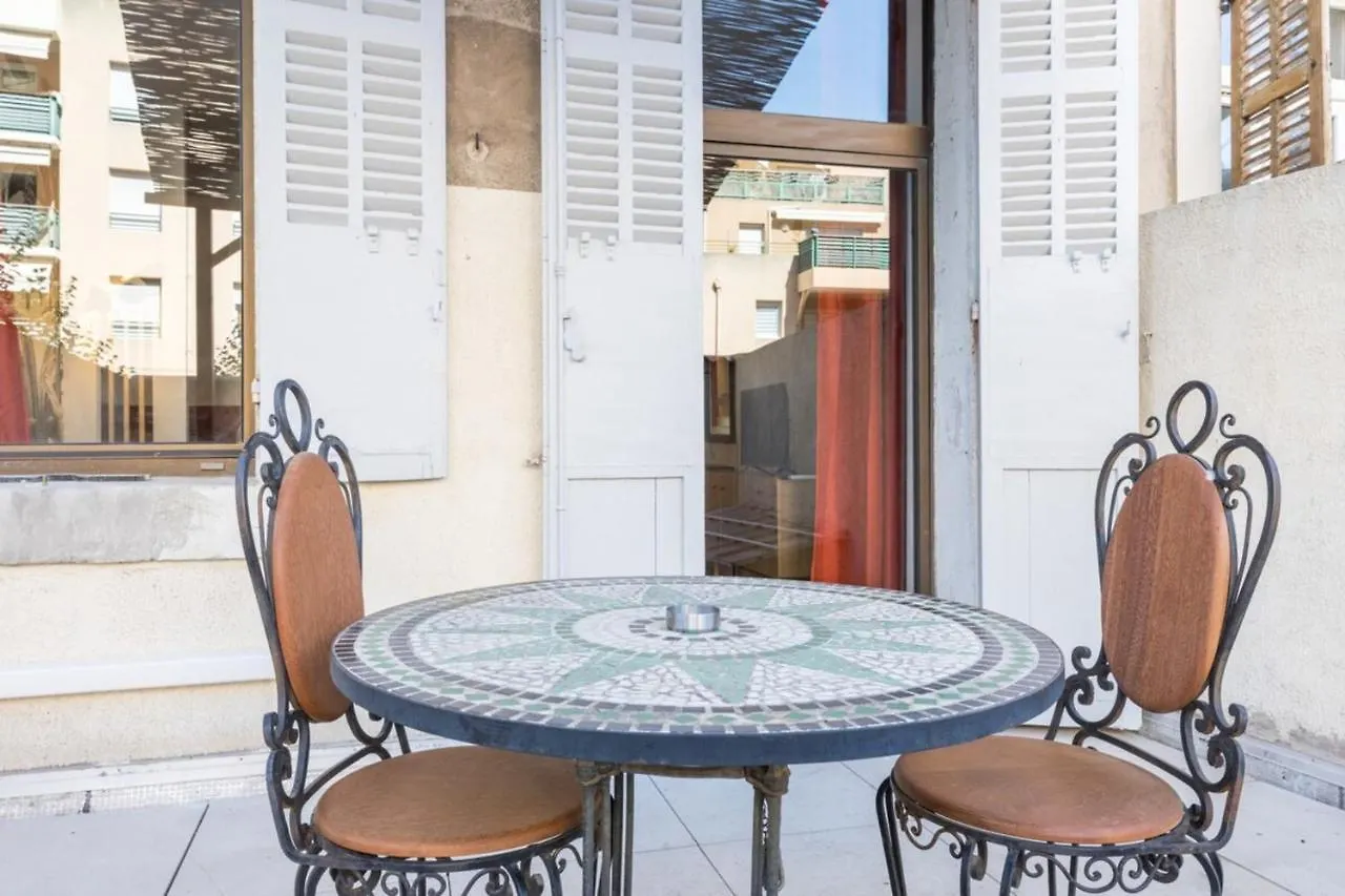 Appartement Bain De Soleil ! Terrasse Clim Wifi Netflix à Marseille