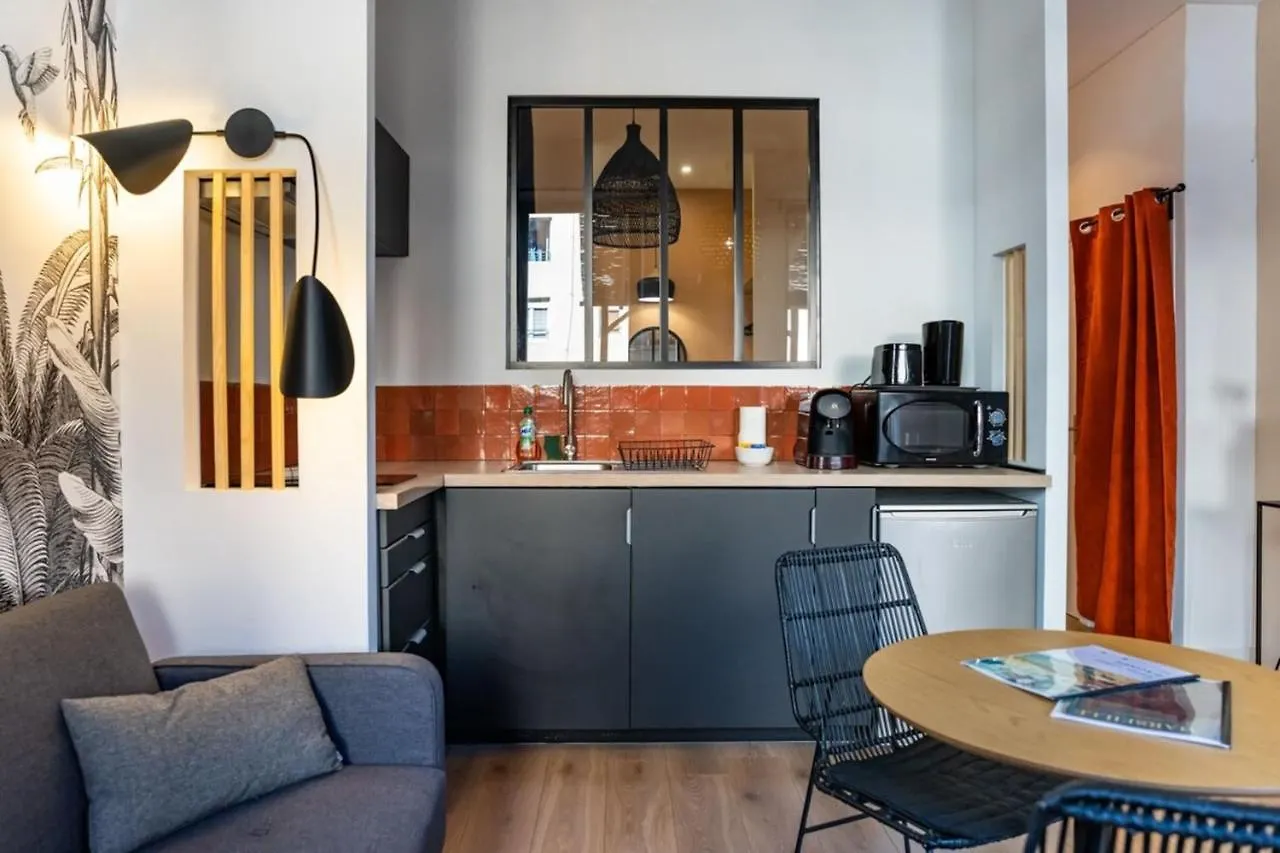 Appartement Bain De Soleil ! Terrasse Clim Wifi Netflix à Marseille
